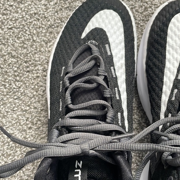 Men’s Nike Zoom Rize Basketball Shoes - Picture 8 of 11